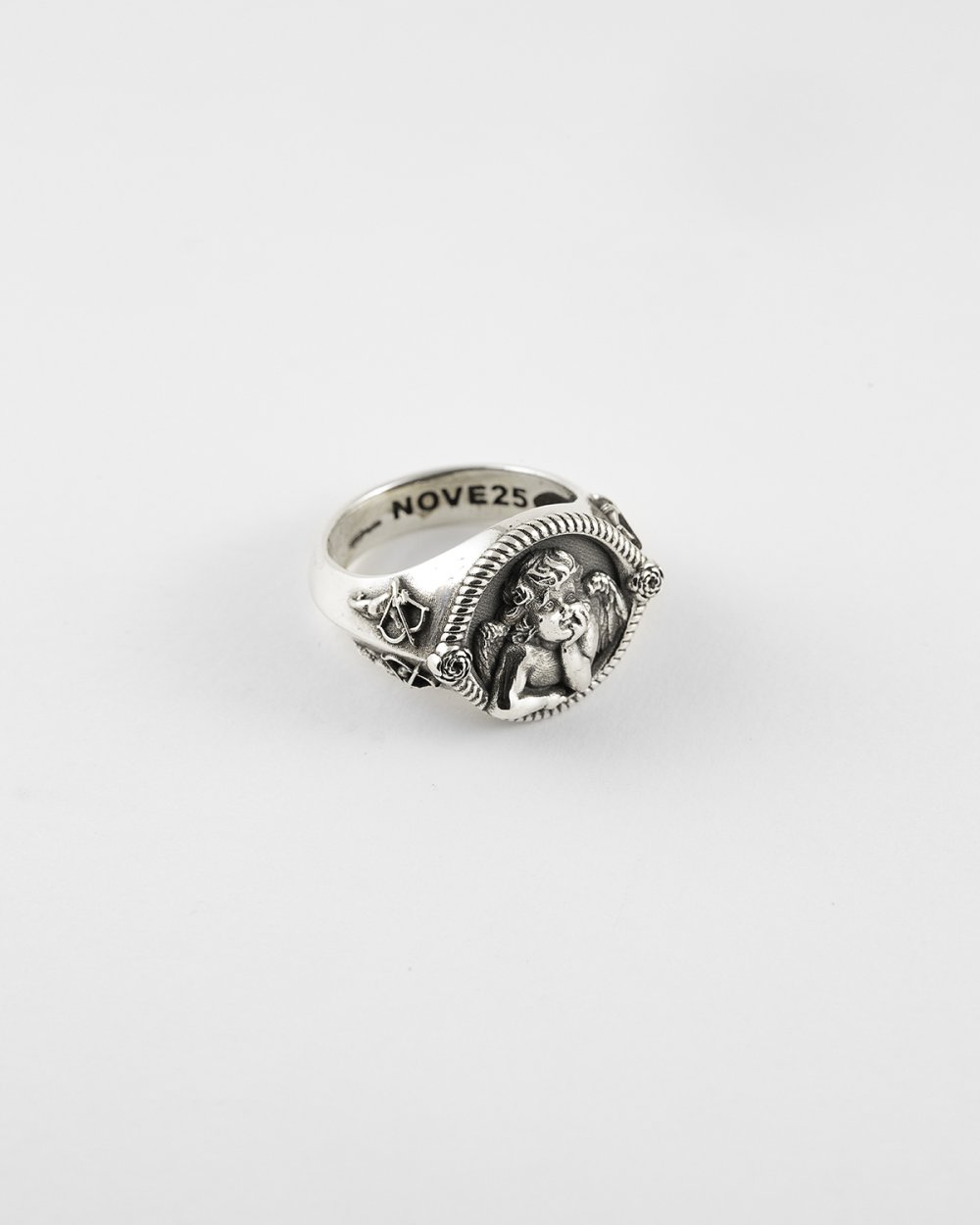 Nove25 ANELLO CHEVALIER CUPIDO IN ARGENTO Spedizione Gratuita