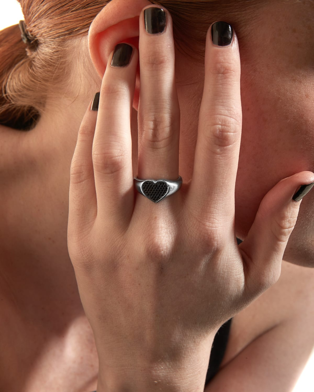 Nove25 ANELLO CHEVALIER CUORE CON BRILLANTE NERO Acquista Ora