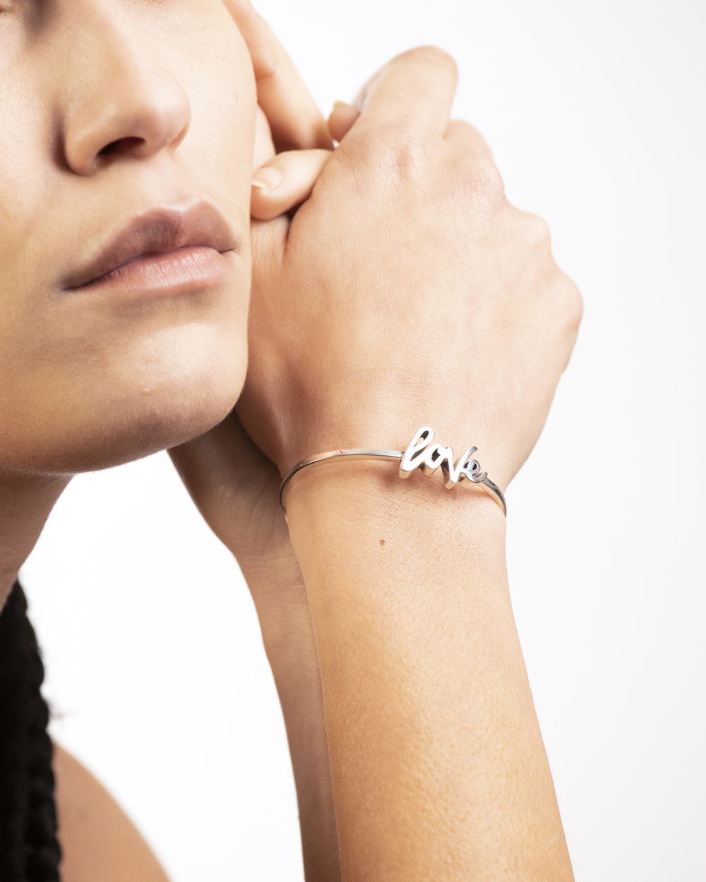 Nove25 BRACCIALE RIGIDO IN ARGENTO FRECCIA LOVE 2025
