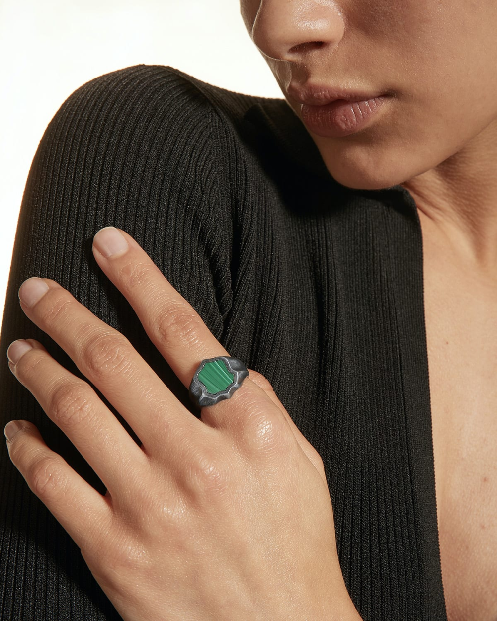 Nove25 ANELLO CHEVALIER SCUDO IN ARGENTO In Linea