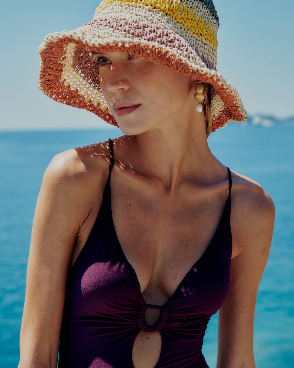 Olivia Gold Intero con scollatura e accessorio centrale Negozi Online