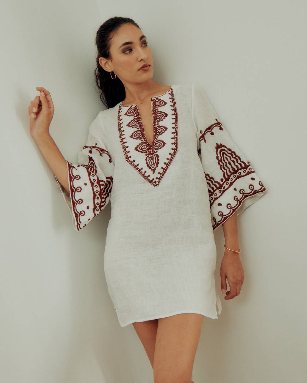 Olivia Gold Abito corto in Lino con ricami Shopping Online