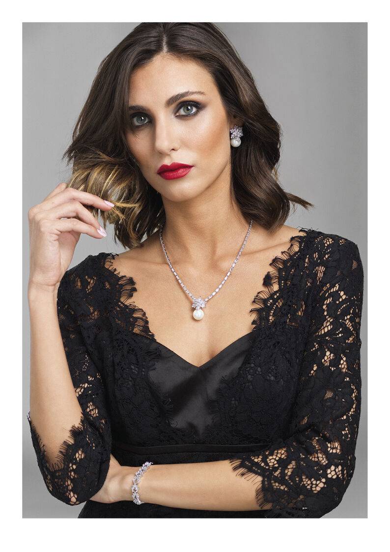 Ottaviani Orecchini rodiati con cubic zirconia e perle Hotsell