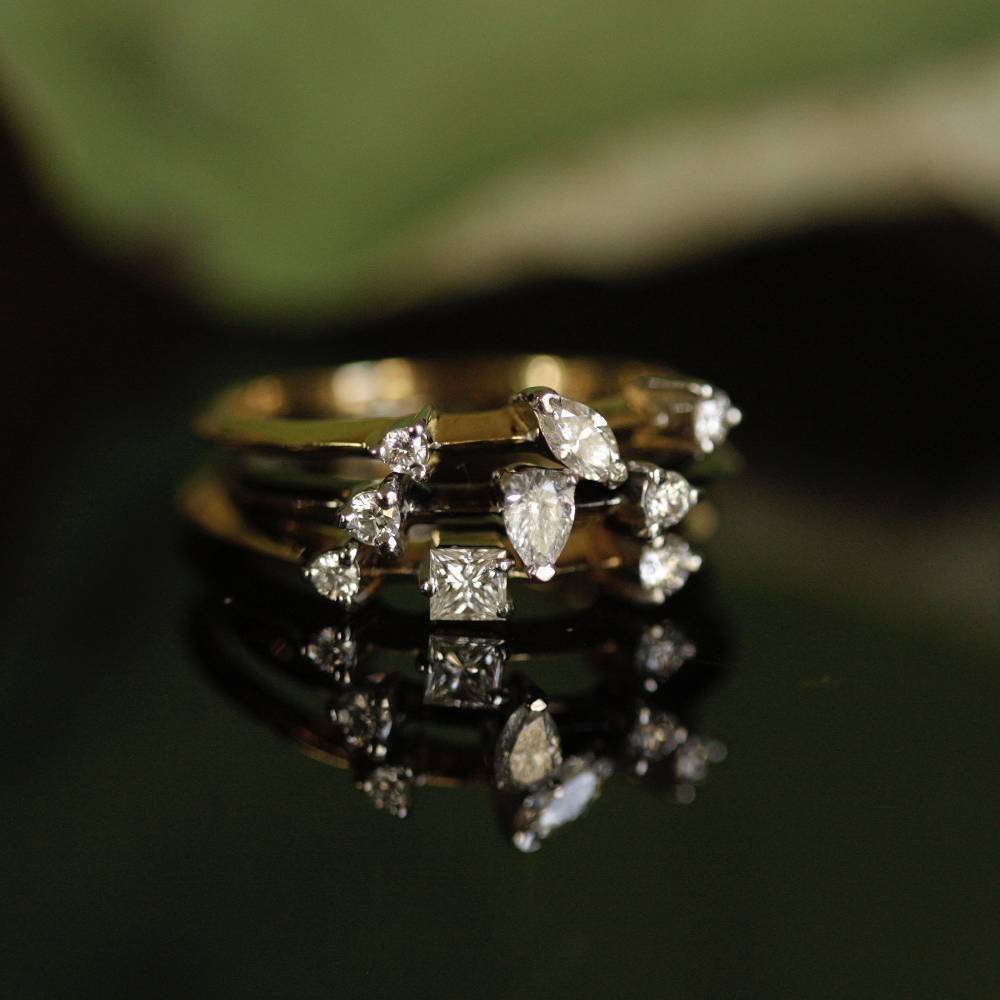 Paola Grande Gioielli BALANCE Anello 'Balance' oro bianco con goccia Offerta