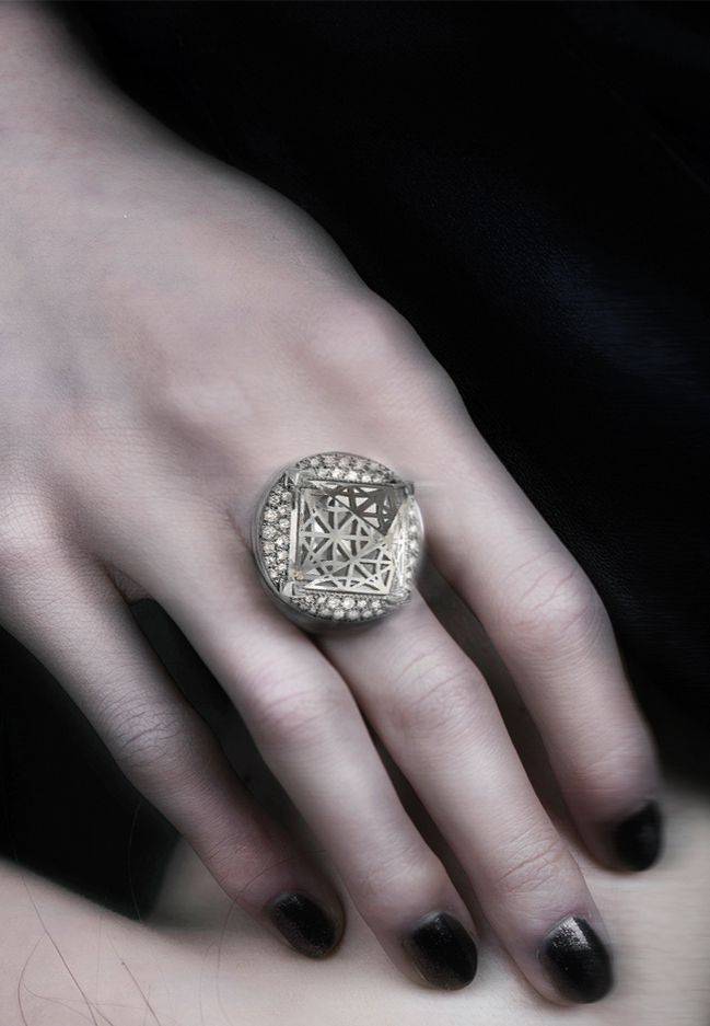 Paola Grande Gioielli ENTROPIA Anello in oro bianco e diamanti Acquista Ora
