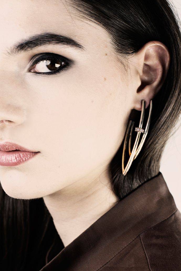 Paola Grande Gioielli NEON Orecchino 'Neon' angolo grande con pietre bianche Vendite Flash