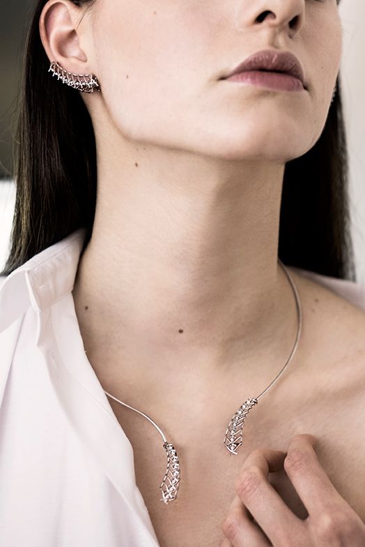 Paola Grande Gioielli SPINAE Girocollo 'Cornucopia' oro bianco 2025