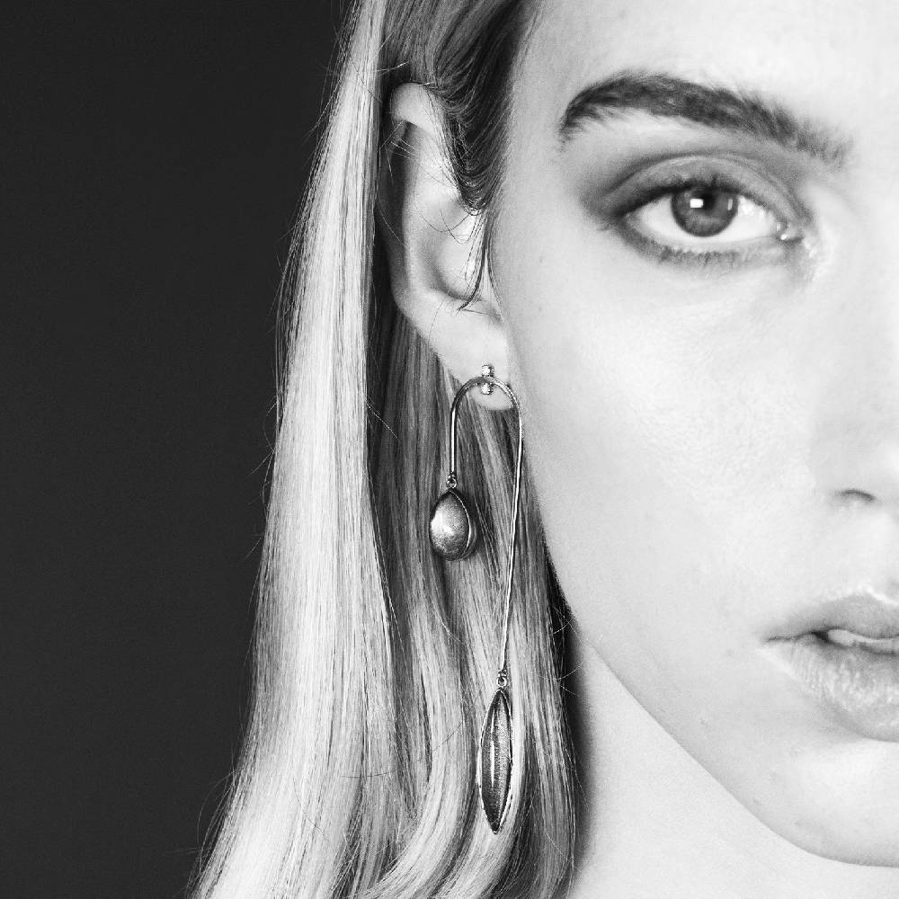 Paola Grande Gioielli AURUM Orecchini Amo curvo lungo Sottocosto