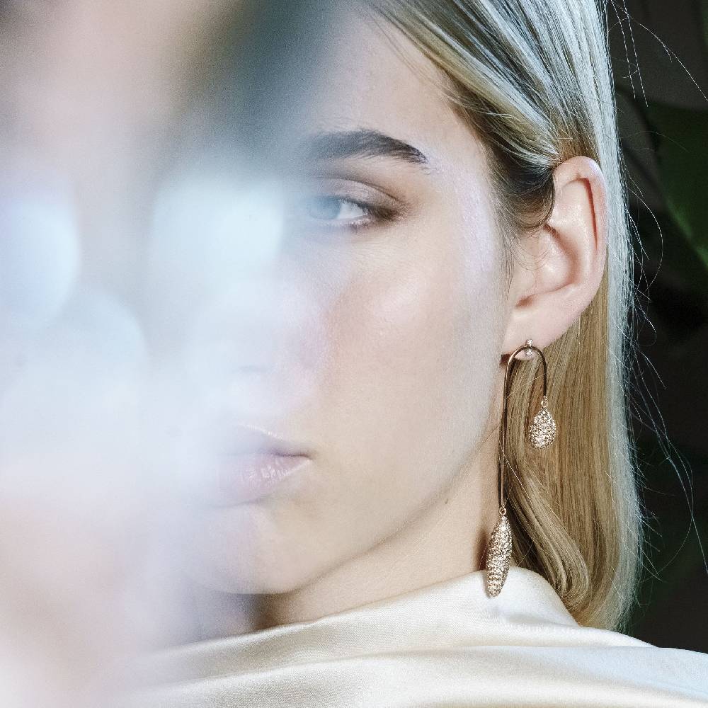 Paola Grande Gioielli AURUM Amo curvo con pavé diamanti Novità