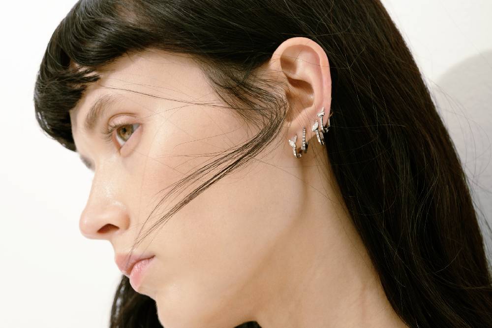 Paola Grande Gioielli BALANCE Cerchietti ovalini 'Balance' neri Saldi Di Fabbrica