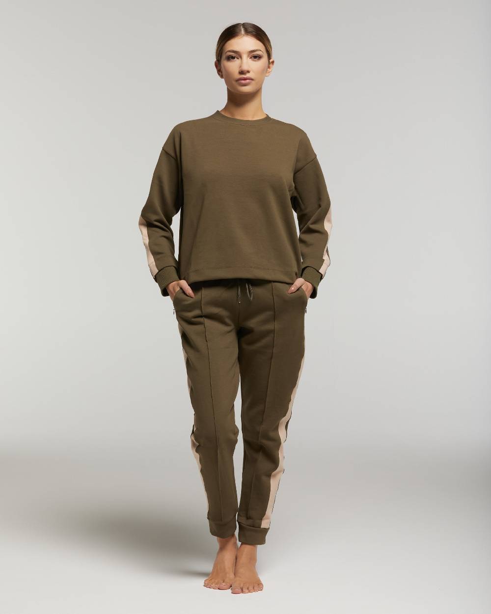 Pompea Set Completo Tuta donna Freetime (Verde militare) Qualità Garantita