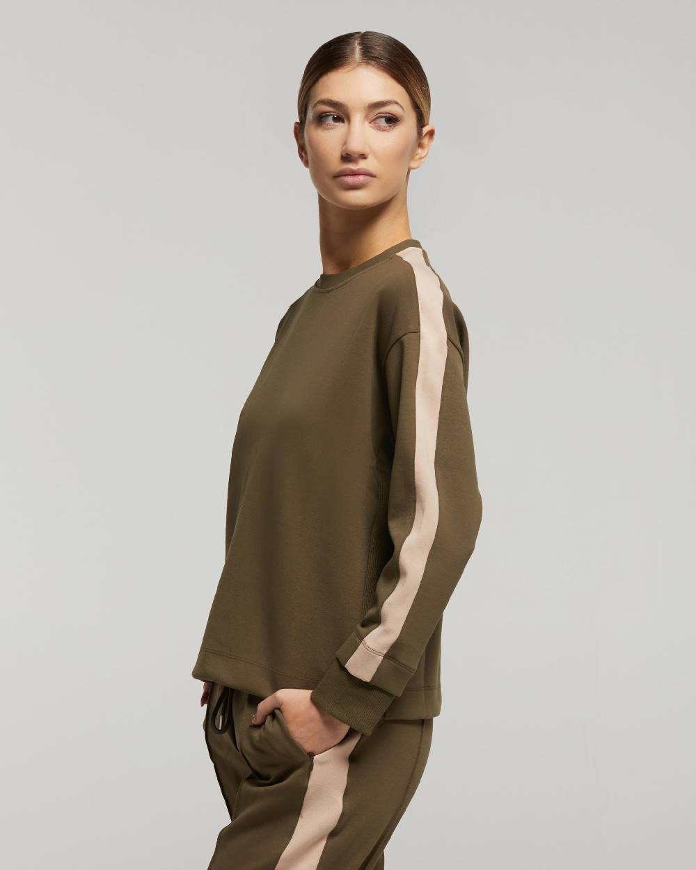 Pompea Set Completo Tuta donna Freetime (Verde militare) Qualità Garantita