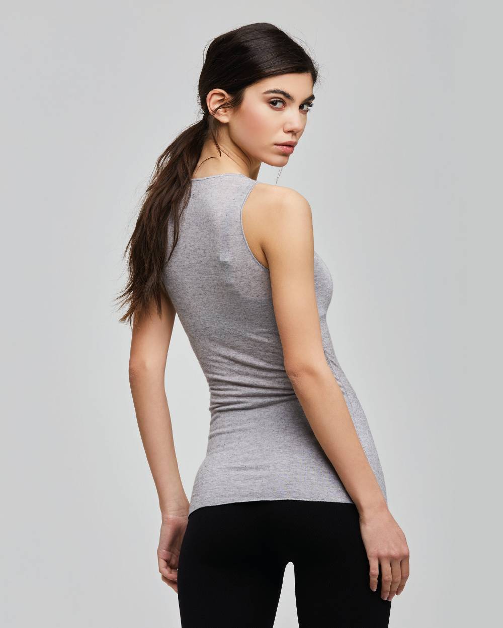Pompea CANOTTA SPALLA LARGA SCOLLO TONDO IN MODAL CASHMERE Vendite stagionali