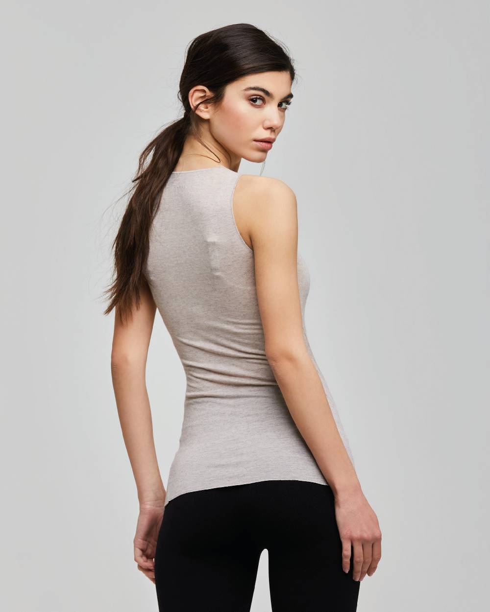 Pompea CANOTTA SPALLA LARGA SCOLLO TONDO IN MODAL CASHMERE Cyber Monday