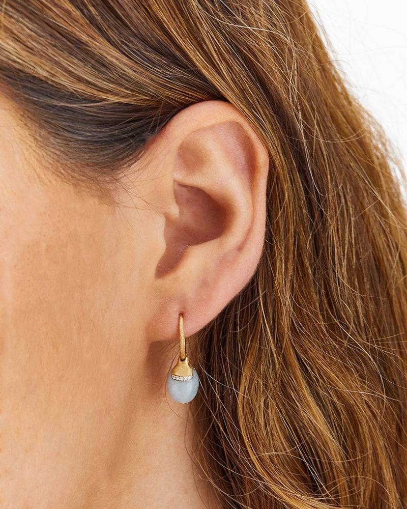 Nanis Orecchini ciliegine "AZURE" pendenti in oro, acquamarina milk e dettag – Nanis Italian Jewels Vendita Economica