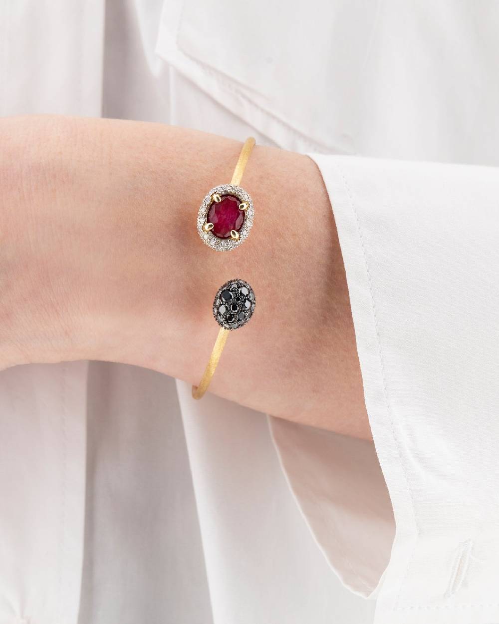 Nanis Bracciale a schiava "DANCING REVERSE" in oro, rubini, diamanti e crist – Nanis Italian Jewels Offerta temporanea