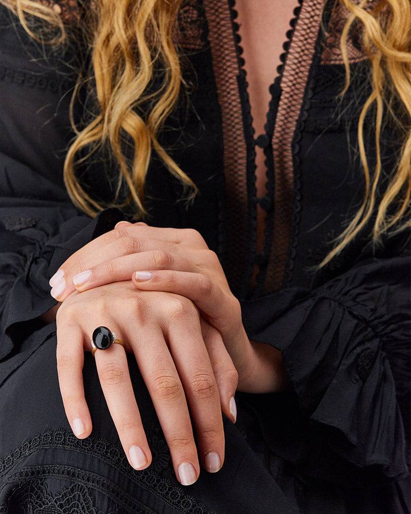 Nanis Anello "DANCING MYSTERY BLACK" con boule in oro, diamanti e onice nero – Nanis Italian Jewels Consegna Veloce