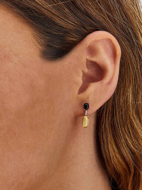 Nanis Orecchini "DANCING MYSTERY BLACK" pendenti in oro, diamanti e onice ne – Nanis Italian Jewels Presa