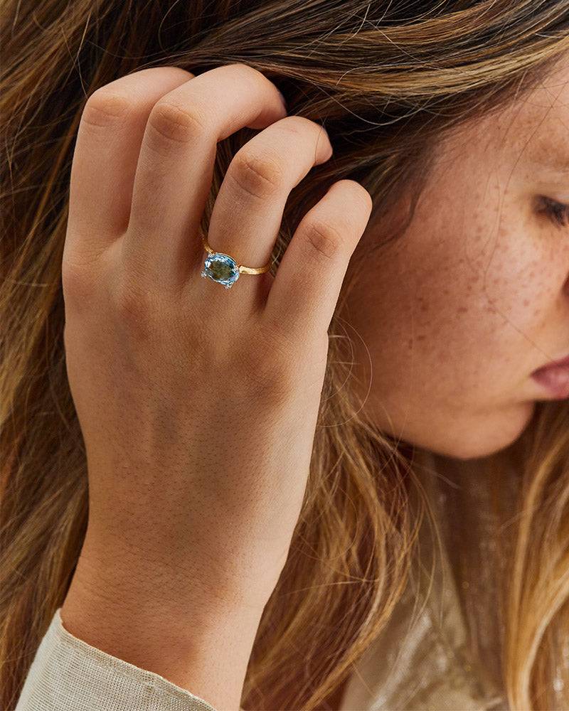 Nanis Anello "IPANEMA" in oro, topazio blu e dettagli di diamanti – Nanis Italian Jewels Saldi
