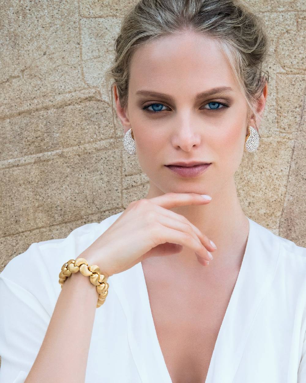 Nanis Orecchini a lobo "CASHMERE" in oro e diamanti – Nanis Italian Jewels Nuovo
