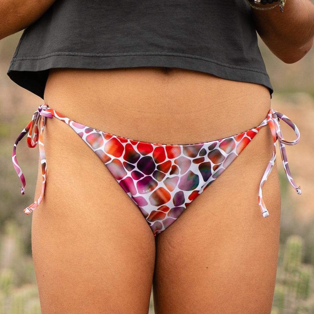 Seay / Slip Bikini Reversibile con Laccetti Nero Zebra & Giraffe Convenienza
