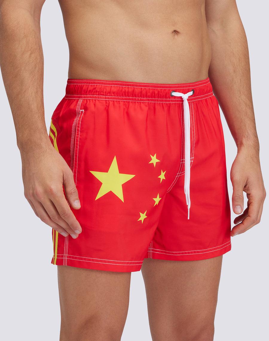 Sundek COSTUME DA BAGNO CORTO VITA ELASTICATA POLIESTERE RICICLATO REPREVE® BANDIERA CINA M504BDRT3FG425FG Promozione